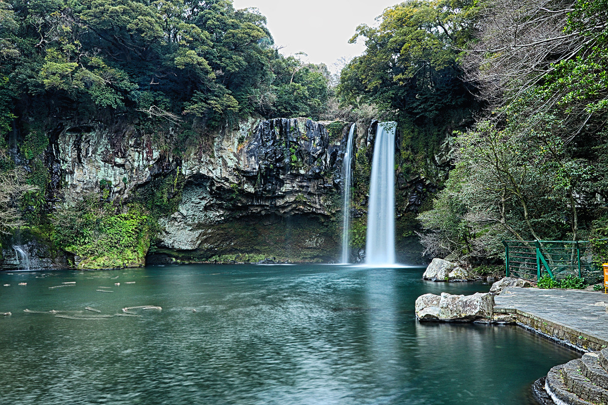Cheonjiyeon Waterfall