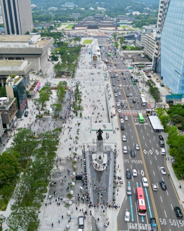 Gwanghwamun Square